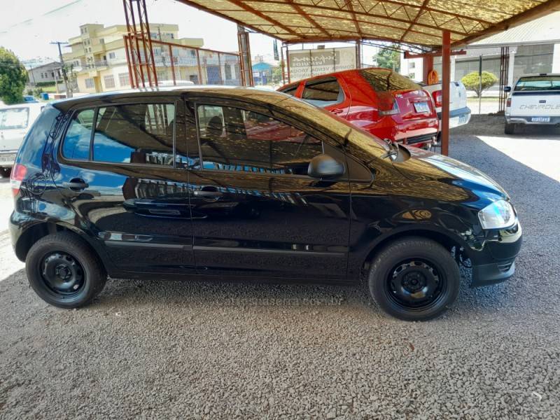 VOLKSWAGEN - FOX - 2006/2007 - Preta - R$ 22.000,00