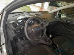 FORD - FIESTA - 2015/2016 - Prata - R$ 48.900,00