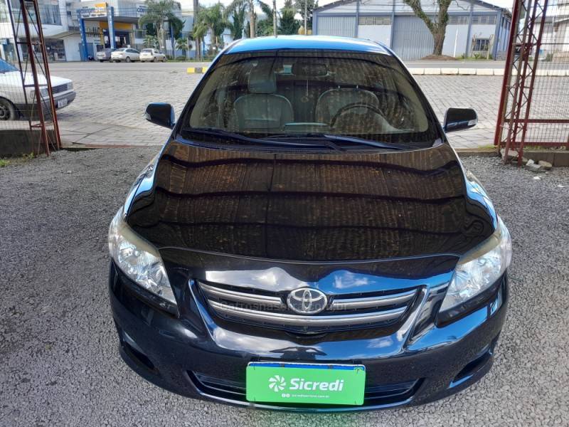 TOYOTA - COROLLA - 2010/2011 - Preta - R$ 61.000,00