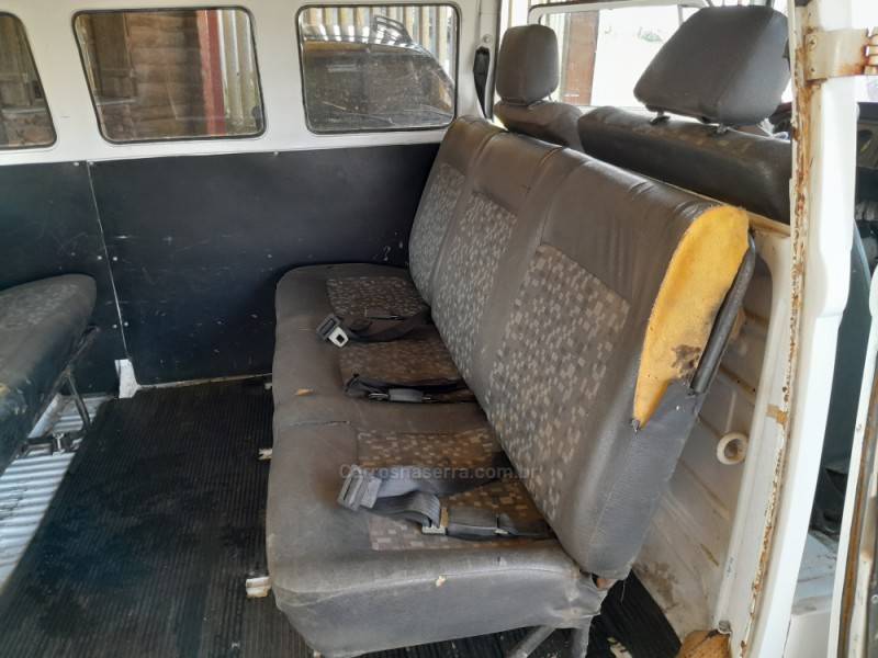 VOLKSWAGEN - KOMBI - 1996/1996 - Branca - R$ 17.000,00