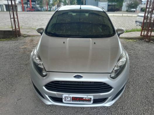 FORD - FIESTA - 2015/2016 - Prata - R$ 48.900,00