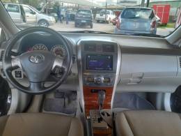 TOYOTA - COROLLA - 2010/2011 - Preta - R$ 61.000,00