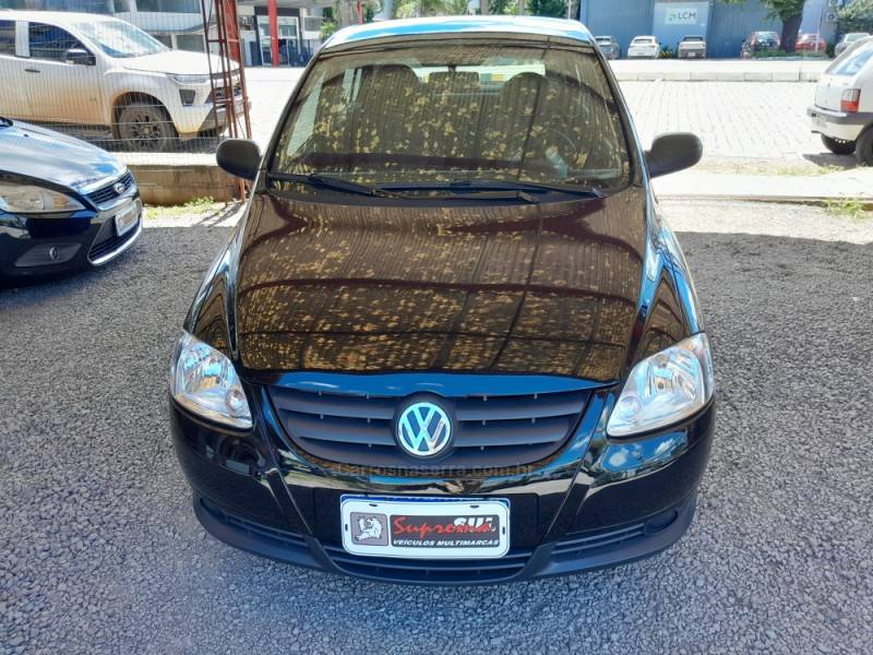 VOLKSWAGEN - FOX - 2006/2007 - Preta - R$ 22.000,00