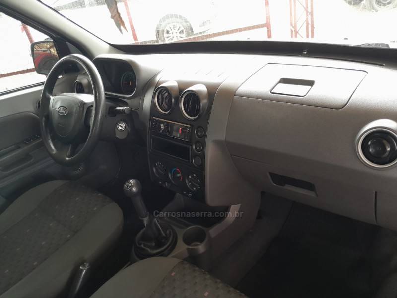 FORD - ECOSPORT - 2005/2005 - Prata - R$ 27.500,00