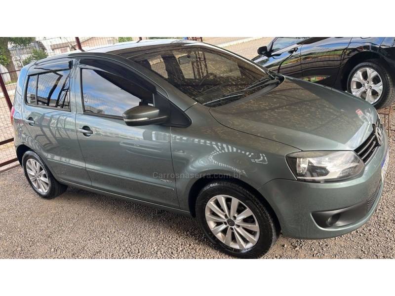 VOLKSWAGEN - FOX - 2011/2012 - Cinza - R$ 36.000,00
