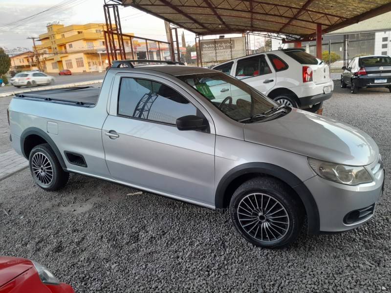 VOLKSWAGEN - SAVEIRO - 2010/2011 - Prata - R$ 41.000,00
