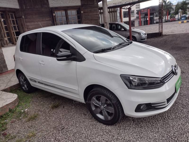 VOLKSWAGEN - FOX - 2019/2020 - Branca - R$ 64.000,00