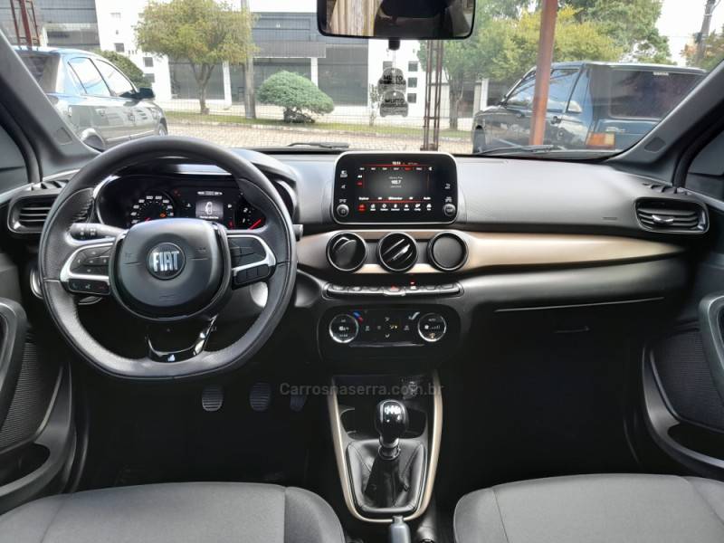 FIAT - CRONOS - 2021/2022 - Vermelha - R$ 68.900,00