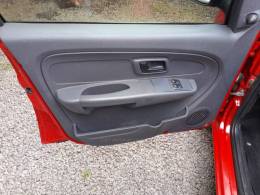 FIAT - PALIO - 2015/2015 - Vermelha - R$ 35.000,00