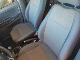 VOLKSWAGEN - FOX - 2012/2013 - Prata - R$ 37.900,00