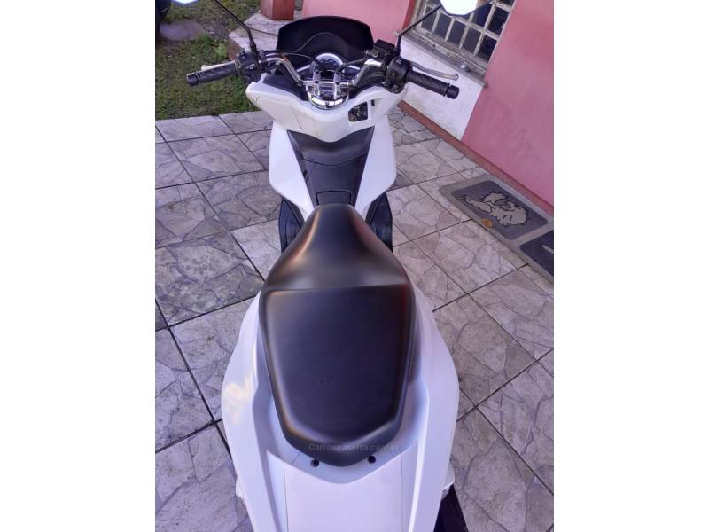 HONDA - PCX - 2016/2016 - Branca - R$ 13.500,00